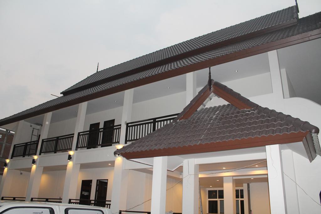 Huen Chan Thip Chiang Rai Exteriör bild